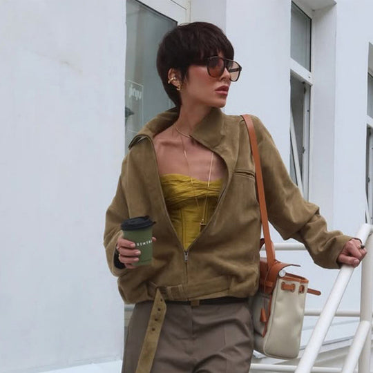 Damen Oversized Veloursleder-Bomberjacke mit taillierendem Bindegürtel und asymmetrischem Reißverschluss Nord Taschen