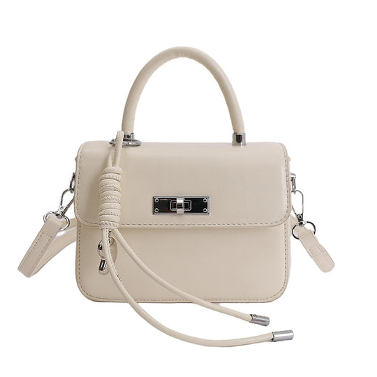 Damen Handtasche mit elegantem Kettenverschluss und abnehmbarem Schulterriemen Nord Taschen