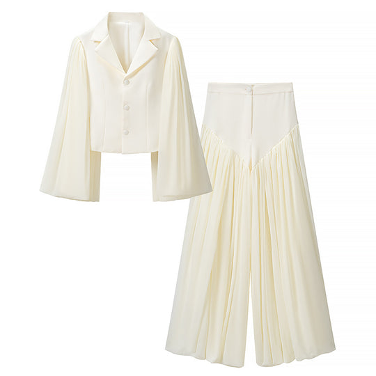 Damen Zweiteiliges Ensemble aus kurzem Blazer mit dramatischen Glockenärmeln und plissierter Palazzo-Hose Nord Taschen