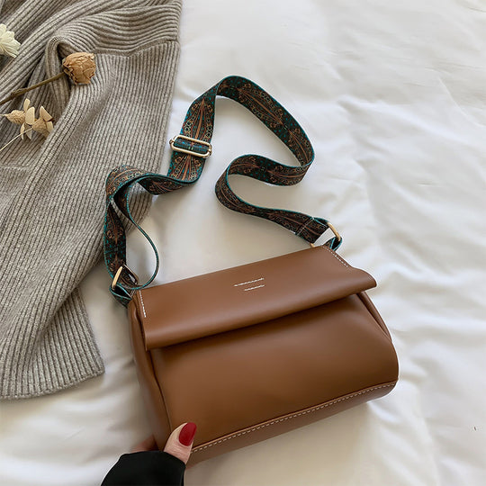 Damen Umhängetasche mit eleganter Struktur und verstellbarem Design Nord Taschen