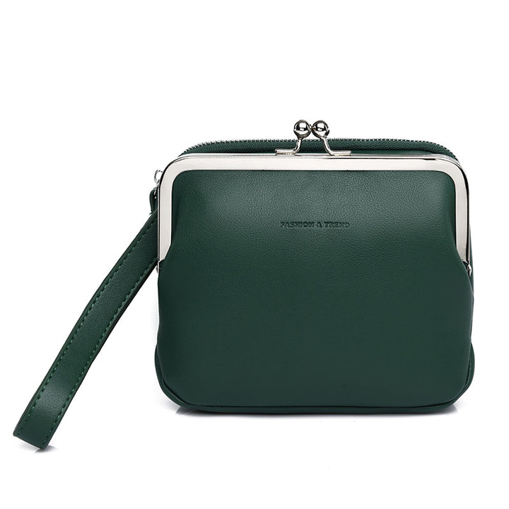 Damen Clutch mit dekorativem Metallverschluss Nord Taschen