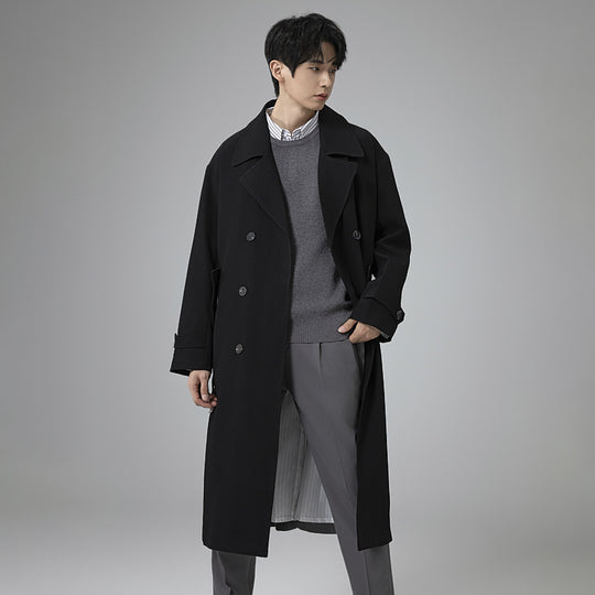 Herren Maxilanger Trenchmantel mit taillierendem Gürtel und minimalistischer Silhouette Nord Taschen