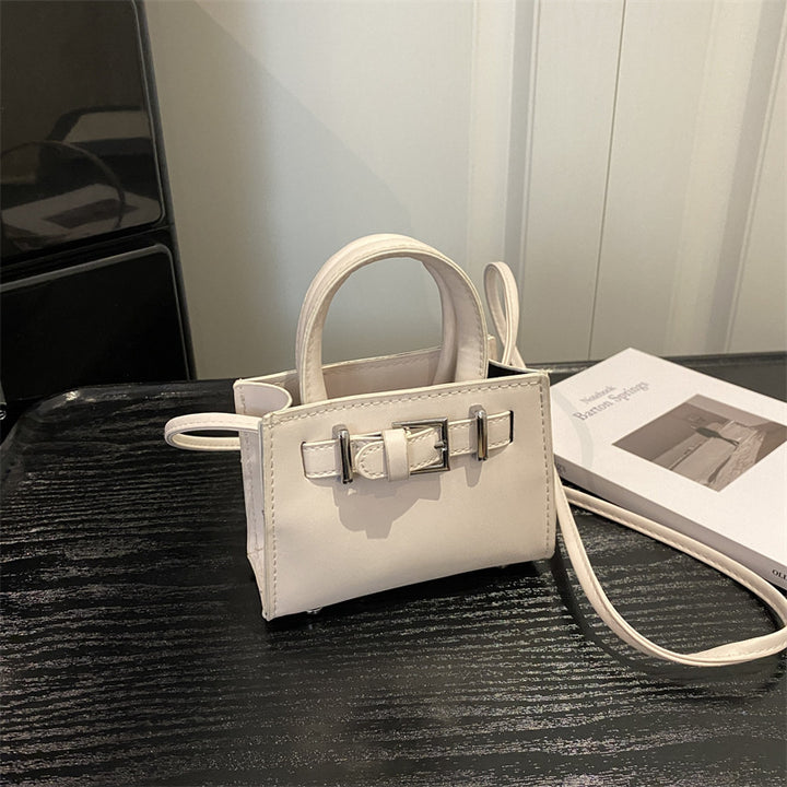 Damen stylische Handtasche mit praktischem Tragegurt und elegantem Verschluss Nord Taschen