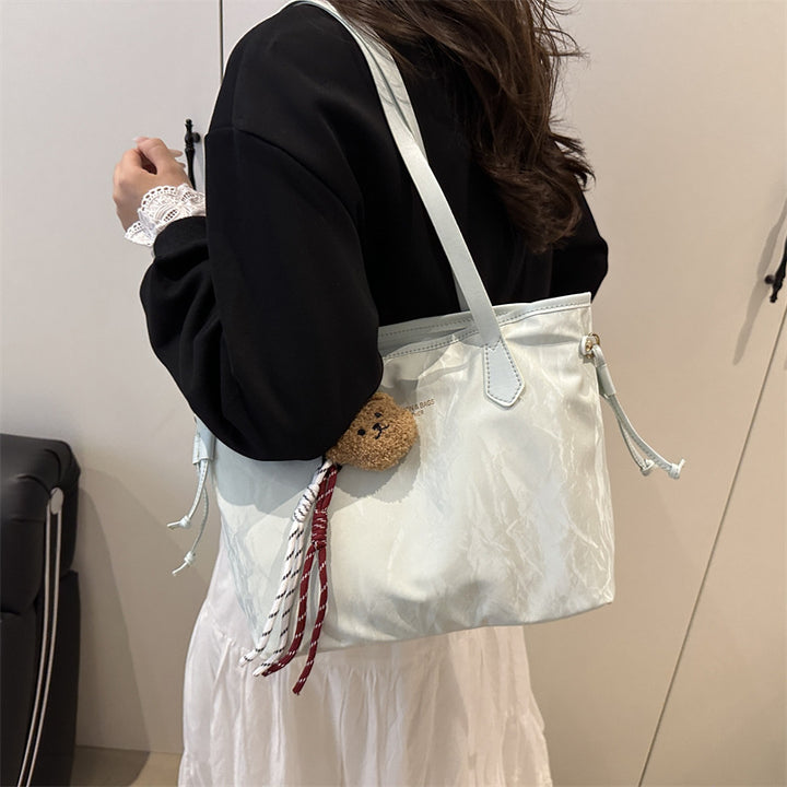 Damen stilvolle Handtasche mit innovativer Struktur Nord Taschen