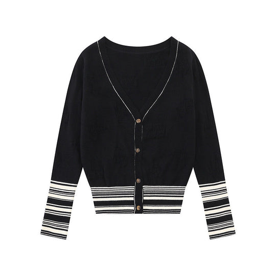Damen Strickjacke mit V‑Ausschnitt, feinem Jacquardmuster und kontrastierenden Bündchen Nord Taschen