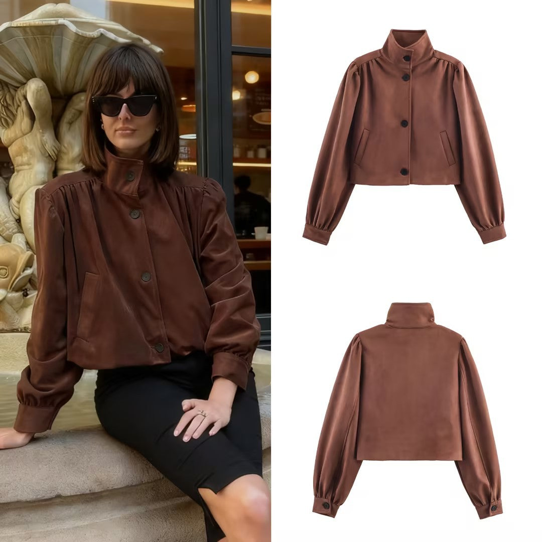 Damen Kurz geschnittene Wildlederoptik-Jacke mit Stehkragen, Ballonärmeln und Leistentaschen Nord Taschen