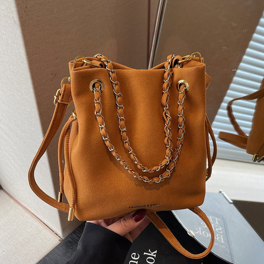 Damen bequeme Beuteltasche mit verstellbarem Tragegurt aus hochwertigem Wildleder Nord Taschen