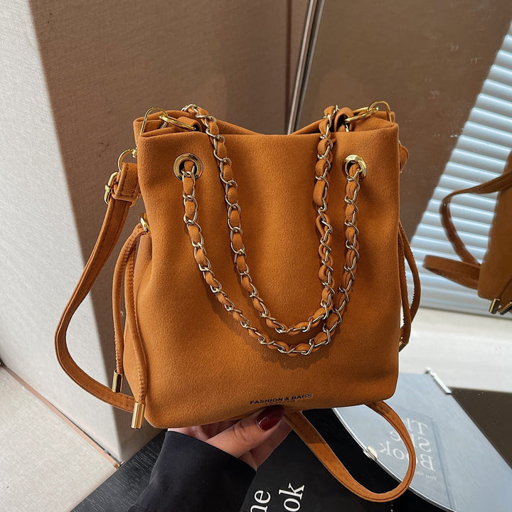 Damen bequeme Beuteltasche mit verstellbarem Tragegurt aus hochwertigem Wildleder Nord Taschen