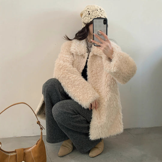 Damen Flauschiger Teddy-Mantel aus Kunstfell mit Hemdkragen und Boxy‑Silhouette Nord Taschen