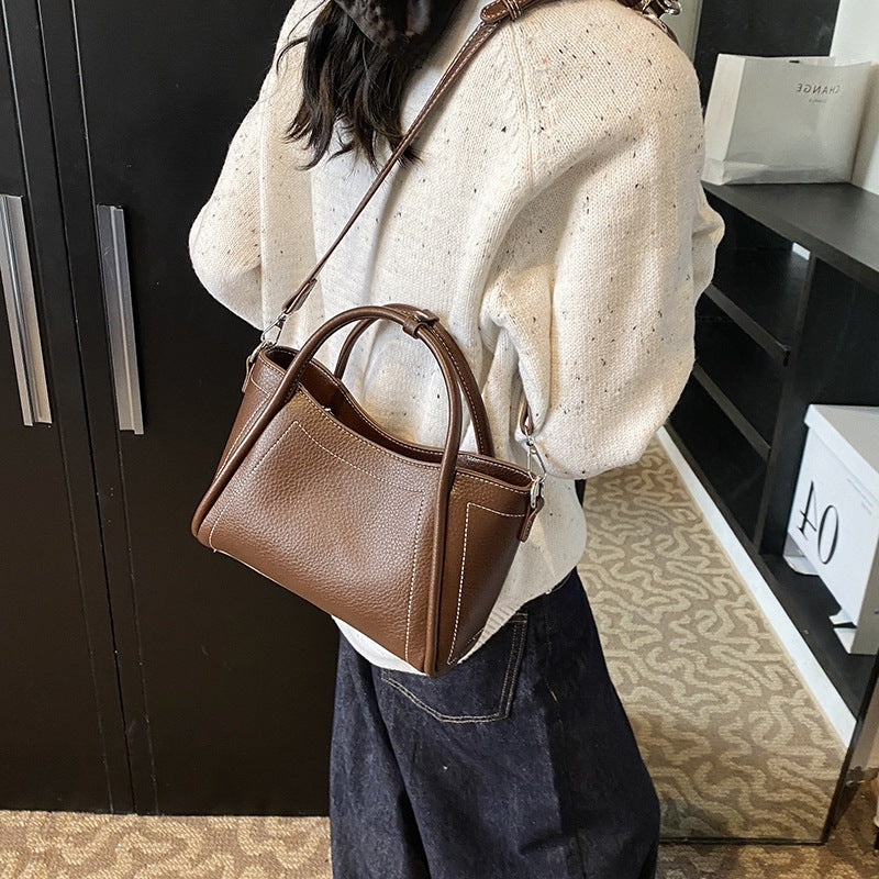 Damen elegante Handtasche mit feinem Leder und strukturiertem Design Nord Taschen