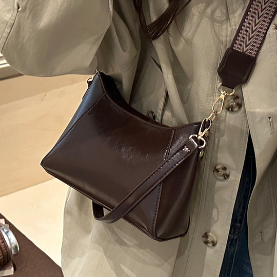 Damen Umhängetasche mit modernem, hochwertigem Kunstleder und verstellbarem Schulterriemen Nord Taschen
