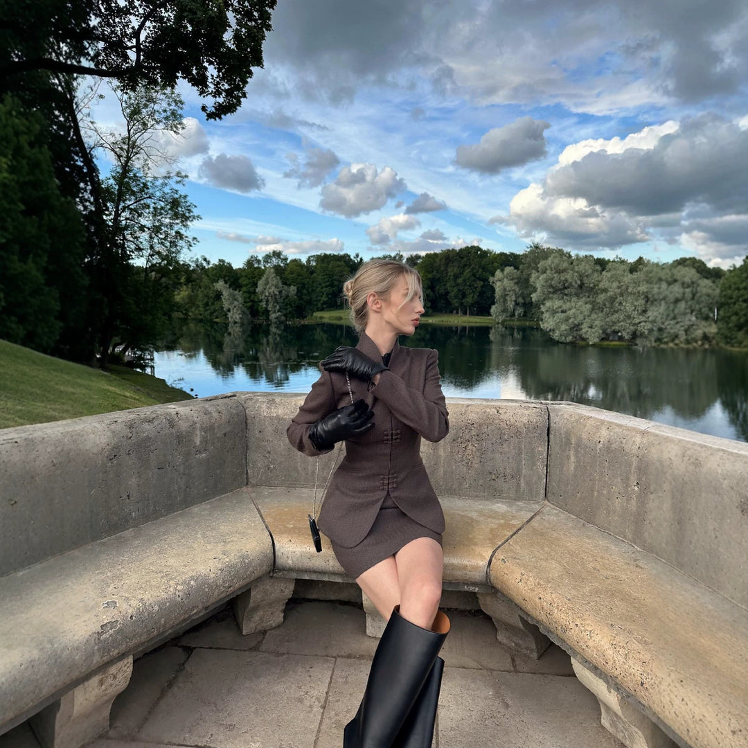 Damen Tailliertes Blazer‑Set mit Stehkragen, dekorativer Knopfleiste und Minirock Nord Taschen