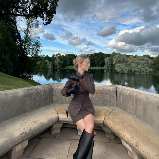 Damen Tailliertes Blazer‑Set mit Stehkragen, dekorativer Knopfleiste und Minirock Nord Taschen