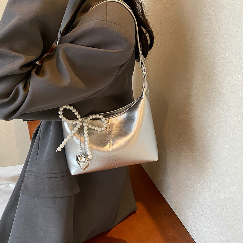 Damen Umhängetasche mit modischem Perlenschmuck Nord Taschen