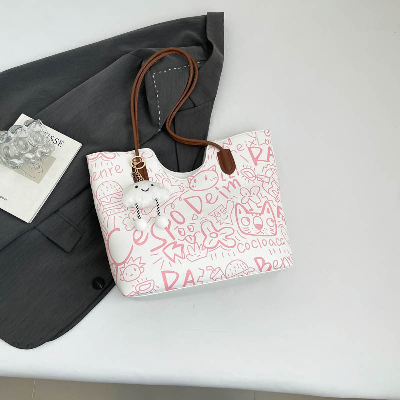 Damen modische Beuteltasche mit verspieltem Anhänger Nord Taschen