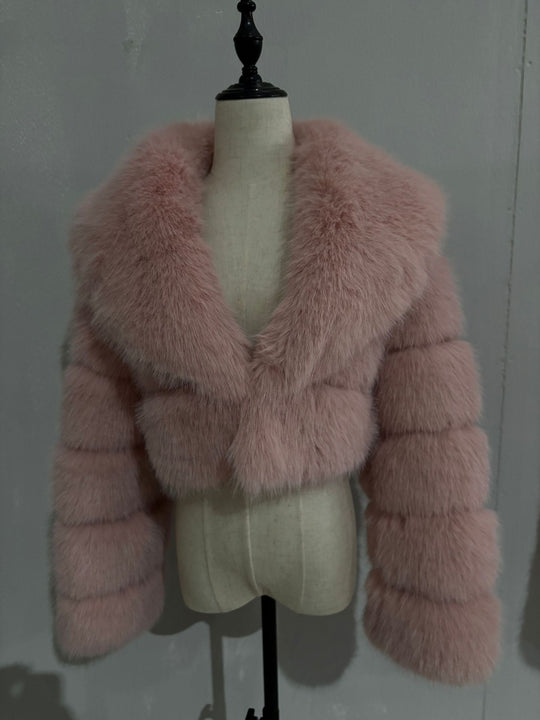 Damen Kurz geschnittene Kunstpelz‑Bolerojacke mit voluminösem Schalkragen Nord Taschen