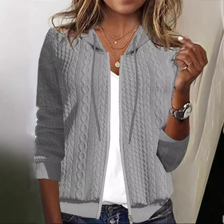 Damen Strickjacke mit Kapuze und schickem Zopfmuster
