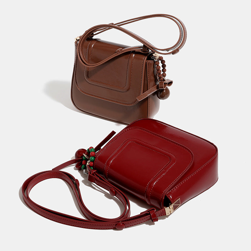 Damen Umhängetasche mit elegantem Klappverschluss und modischen Akzenten Nord Taschen