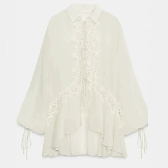 Damen Romantische Tunika‑Bluse mit Spitzenapplikation, Volantsaum und Ballonärmeln Nord Taschen