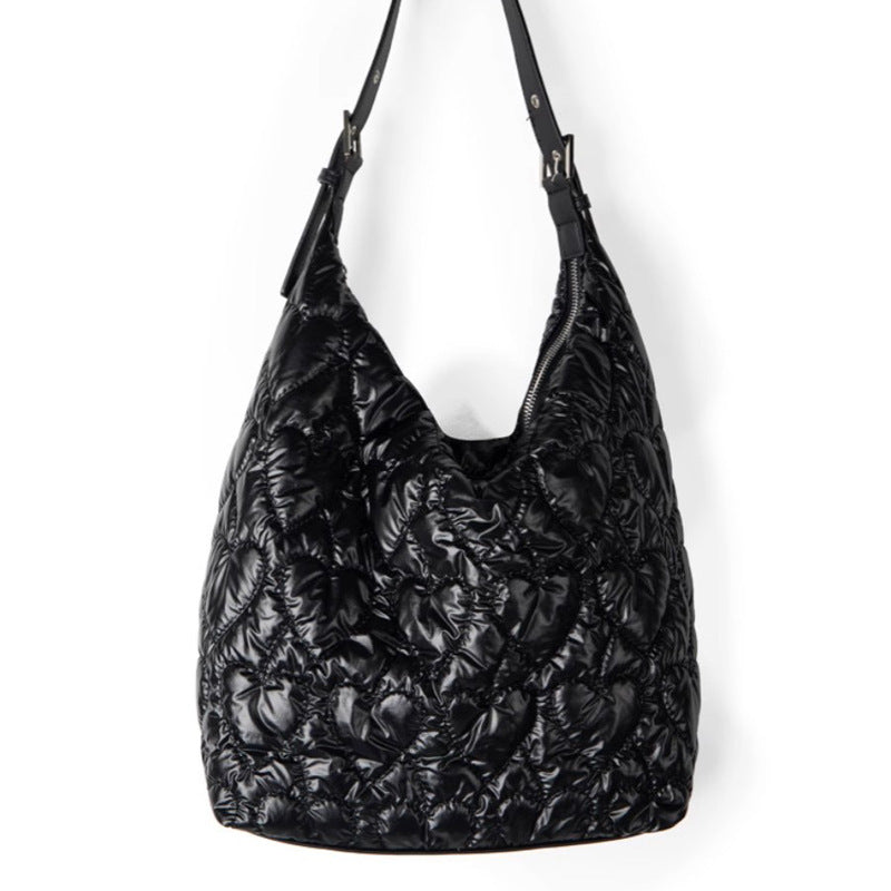 Damen Hobo-Tasche mit eleganter Herzsteppung Nord Taschen