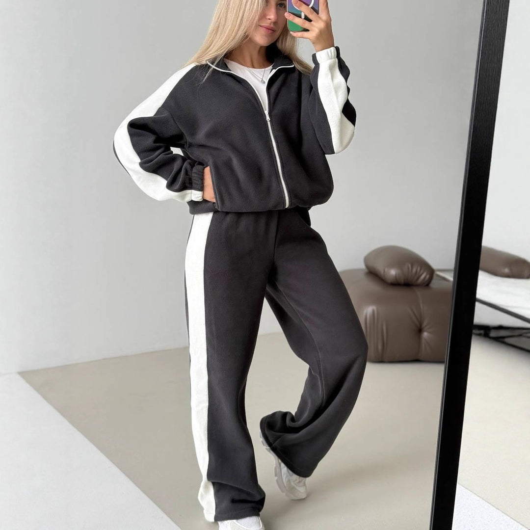 Damen sportlich-elegantes Fleece-Trainingsset mit kurzem Stehkragen-Zip, elastischem Bund und seitlichen Kontrastbahnen Nord Taschen