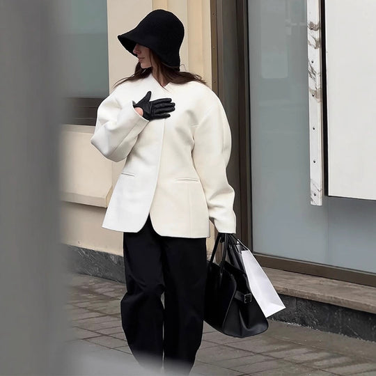 Damen Taillierter kragenloser Wollmix-Kurzmantel mit klarer Silhouette Nord Taschen