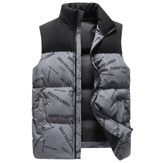 Herren Urban gesteppte Puffer‑Weste mit hohem Kragen, Kontrast-Schulterpartie und Allover‑Logodruck Nord Taschen