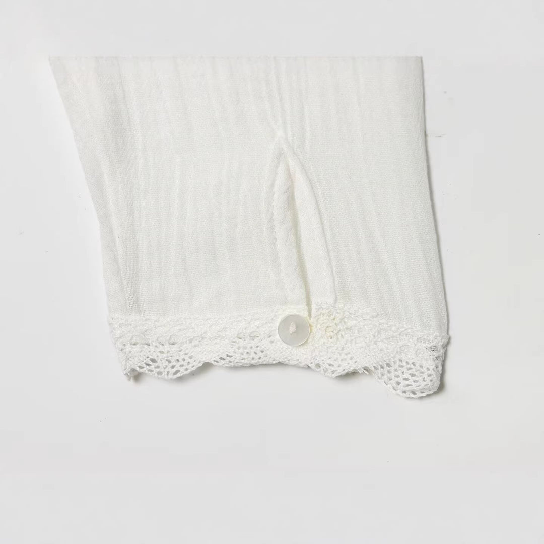 Damen Romantische Spitzenbluse mit Spitzenpasse, Taillenband und durchgehender Knopfleiste Nord Taschen
