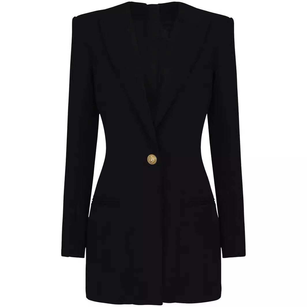 Damen kurzes Blazerkleid im minimalistischen Tailoring mit betonter Schulter und Ein-Knopf‑Verschluss Nord Taschen