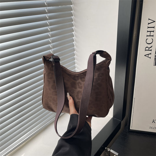 Damen Umhängetasche mit innovativem Muster Nord Taschen
