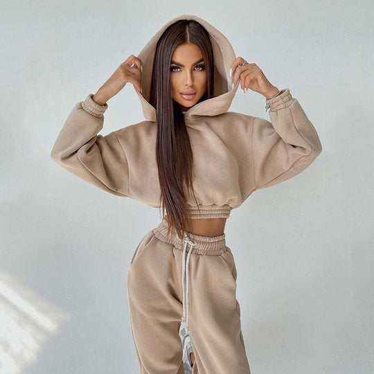 Damen cropped Stehkragen-Sweatset mit elastischem Taillenbund und hochtaillierter Tapered-Jogginghose Nord Taschen