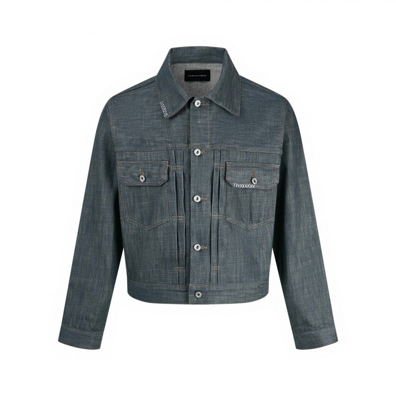 Herren Kurz geschnittene Jeansjacke mit vertikalen Biesen, Pattentaschen und kastiger Silhouette Nord Taschen