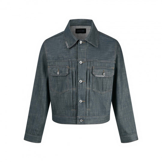 Herren Kurz geschnittene Jeansjacke mit vertikalen Biesen, Pattentaschen und kastiger Silhouette Nord Taschen