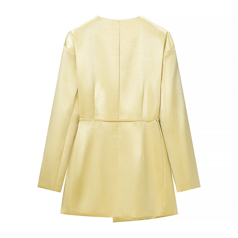Damen Zweiteiliges Satin-Ensemble mit Wickelblazer und weiter Plissee-Hose Nord Taschen