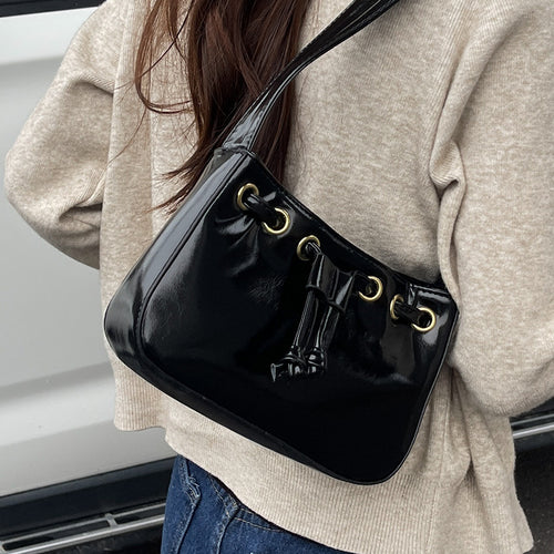 Damen praktische Umhängetasche mit glänzendem Effekt und elegantem Knotenakzent Nord Taschen