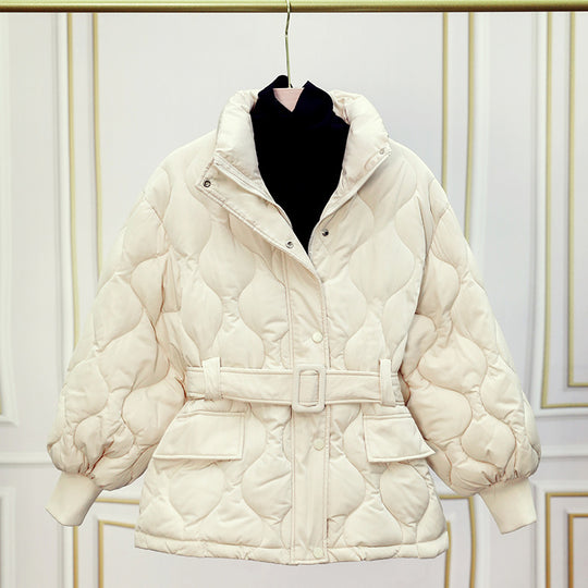Damen nan gesteppte Taillierte Steppjacke mit Wickelgürtel, Stehkragen und Pattentaschen Nord Taschen