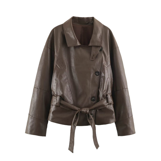 Damen Kurz geschnittene Lederimitat-Jacke mit Taillengürtel und asymmetrischer Knopfleiste Nord Taschen
