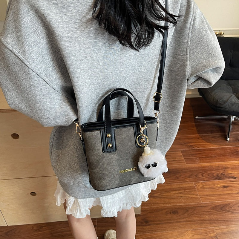 Damenhandtasche im modernen Stil mit abnehmbarem Accessoire Nord Taschen