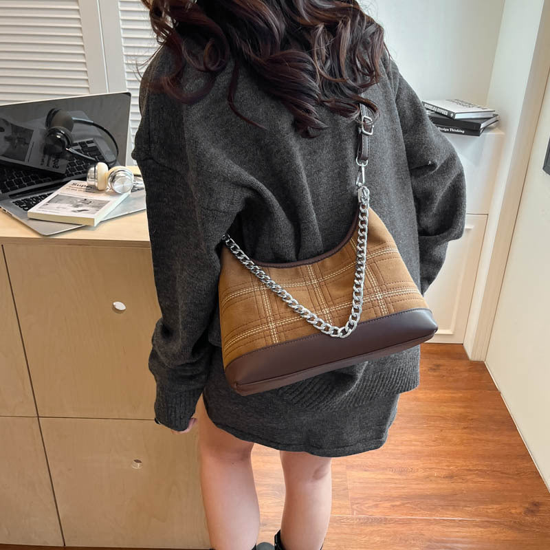 Damen Schultertasche mit modischem Karomuster und elegantem Kettenakzent Nord Taschen