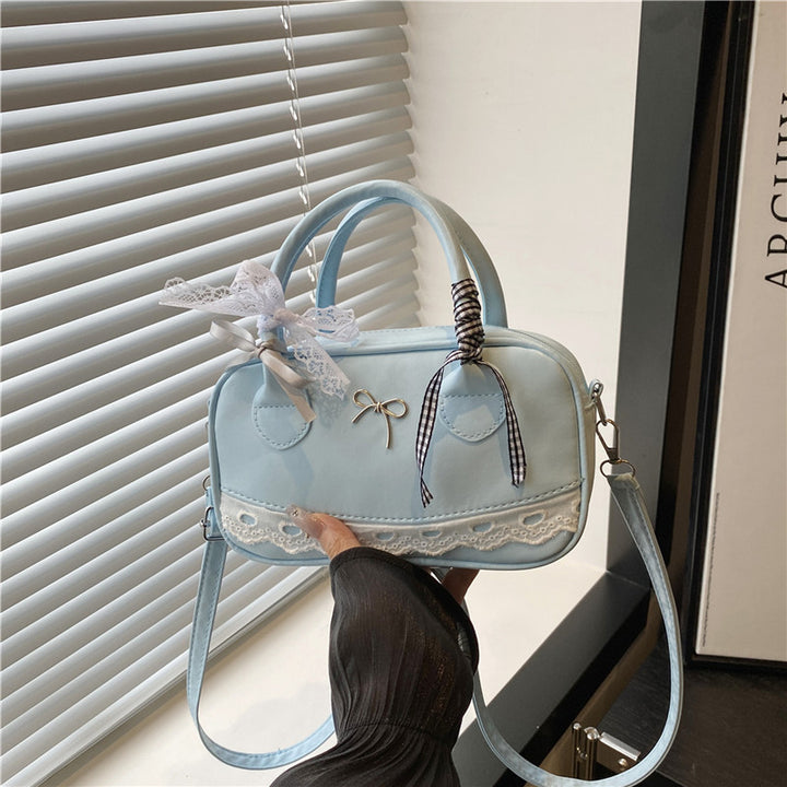 Damen modische Umhängetasche mit verspielt dekorativem Rüschen-Design Nord Taschen