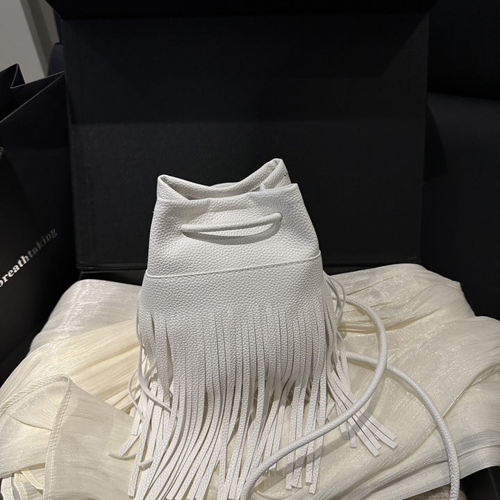 Damen Beuteltasche mit fransigem Design und praktischem Kordelzug Nord Taschen