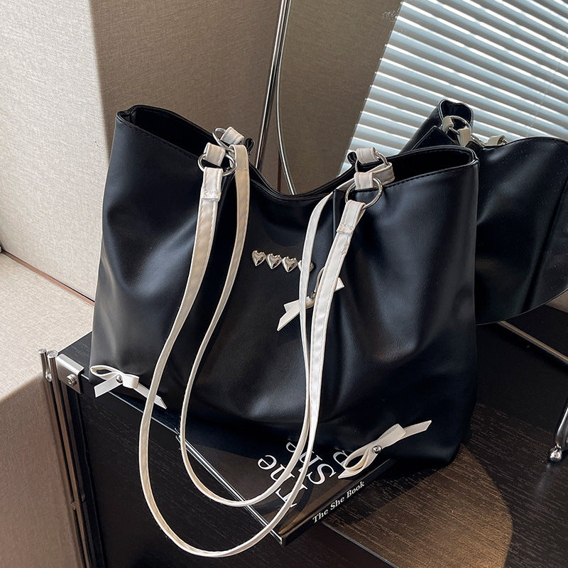 Damen Tragetasche mit eleganten Detail und hochwertigem Obermaterial Nord Taschen