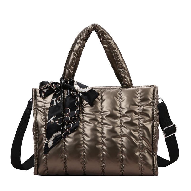 Damen Stepp Handtasche mit elegantem Schal Nord Taschen