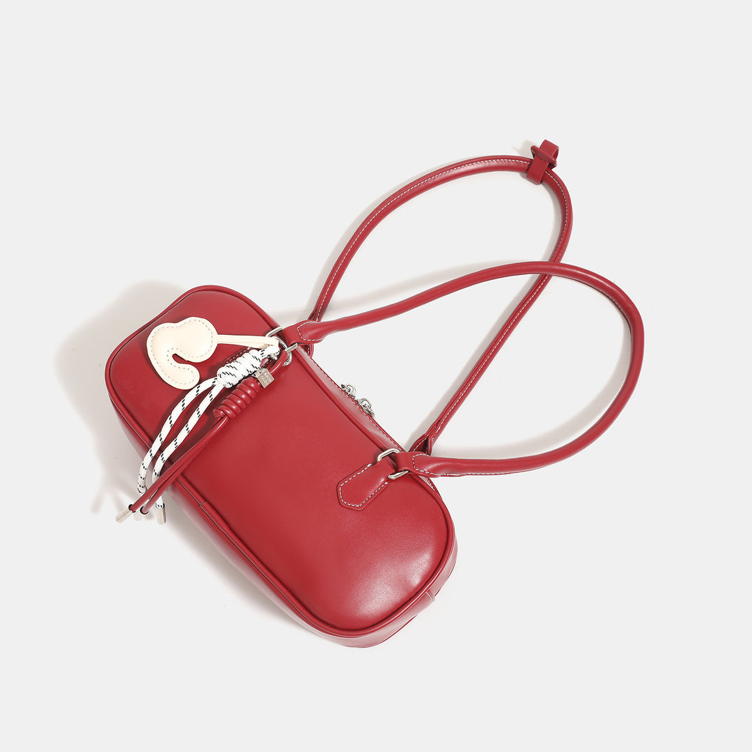 Damen Umhängetasche mit elegantem Herzanhänger und verstellbarem Trageriemen Nord Taschen
