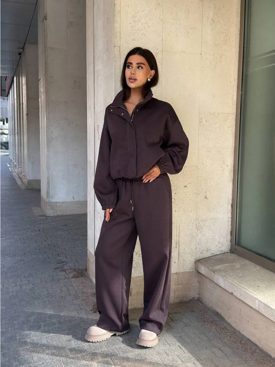 Damen gekürztes Reißverschluss-Hoodie mit Stehkragen und hochgeschnittener Kordel-Jogginghose Nord Taschen