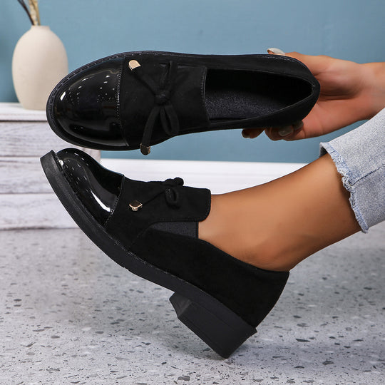 Damen  elegante Slipper-Loafer mit Lackkappe, Veloursimitat-Obermaterial, elastischem Einstieg und dekorativer Schleifenapplikation Nord Taschen