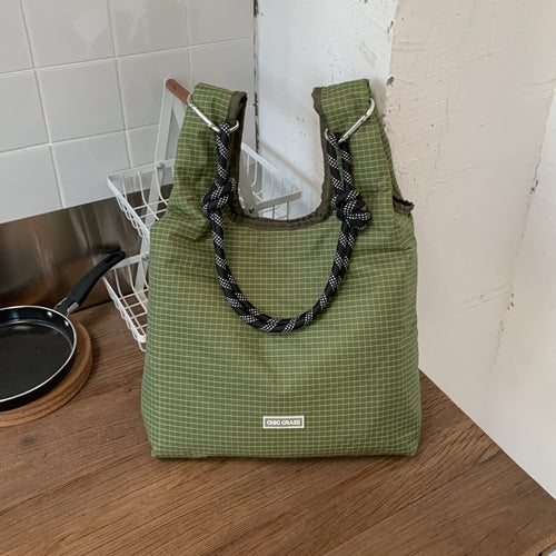 Damen geflochtene Hobo-Tasche mit strukturiertem Design und komfortablem Schultertragegurt Nord Taschen