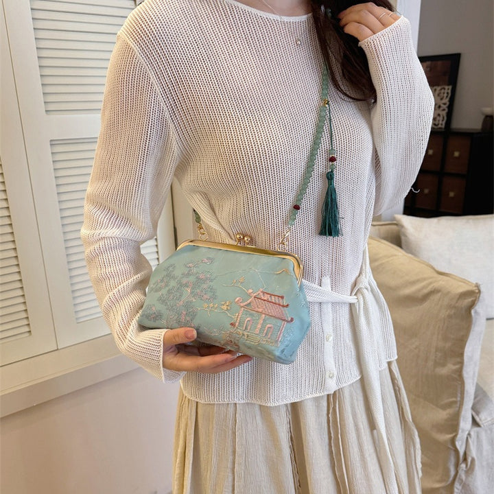Damen elegante Clutch mit traditioneller Stickerei Nord Taschen