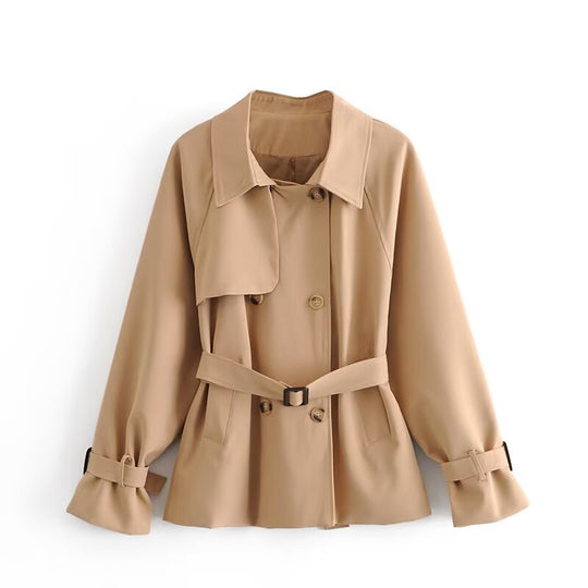 Damen Kurzer taillierter Trenchcoat mit Bindegürtel, asymmetrischer Sturmklappe und Manschettenriemen Nord Taschen