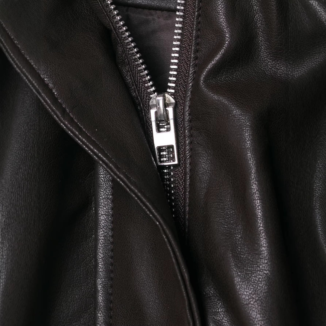 Damen Voluminöse Kunstleder-Capejacke mit hohem Stehkragen und Kordelzug Nord Taschen